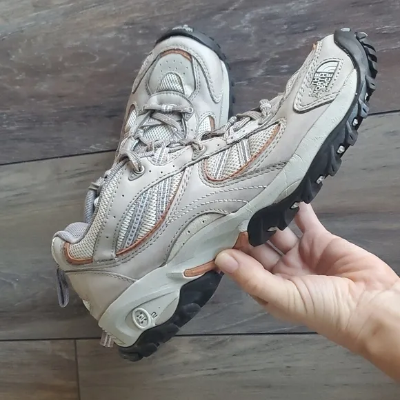 The North Face Womens Strive II Outdoor Hiking Sneakers sz 9