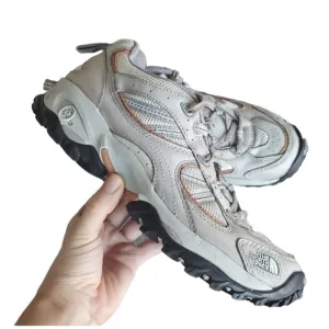 The North Face Womens Strive II Outdoor Hiking Sneakers sz 9