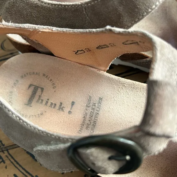 Think! Julia Sandal Tan Closed Toe Comfortable &amp; Supportive 8.5