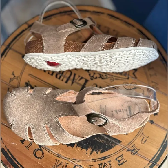 Think! Julia Sandal Tan Closed Toe Comfortable &amp; Supportive 8.5