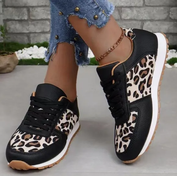 Tie and Fly Printed Sneakers