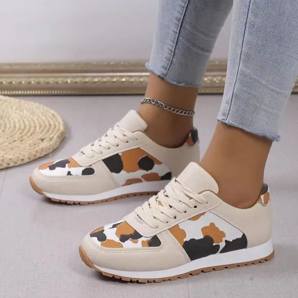 Tie and Fly Printed Sneakers