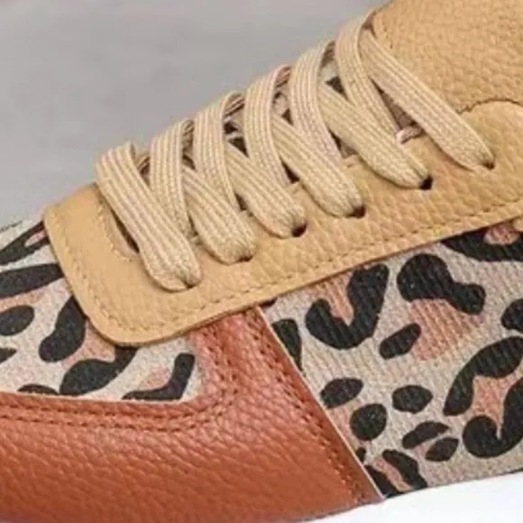 Tie and Fly Printed Sneakers