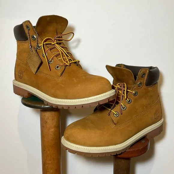 TIMBERLAND 6” 14949 Premium Tan Leather Lace Up Boots Boys/Mens SIZE 6
