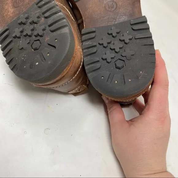 Timberland brown leather low top boots 10