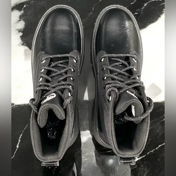 ❄️Timberland Women's Greyfield Lace-Up Boots Black Shiny Suede Size 6.5❄️