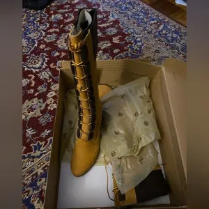 TIMBERLAND Women’s Lace Up Heeled Boots