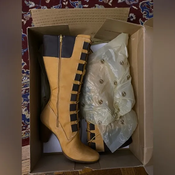 TIMBERLAND Women’s Lace Up Heeled Boots