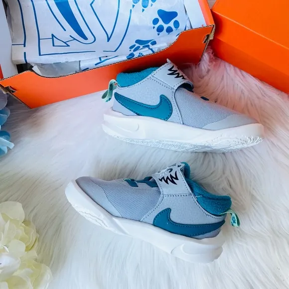 Toddler Nike Fleece Lined Pawprints Sneakers