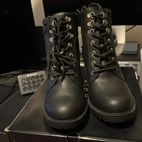 Torrid Black Lace-Up Heel Hiker Bootie Sz 10 New