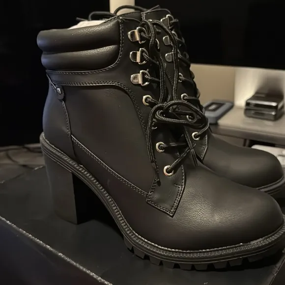 Torrid Black Lace-Up Heel Hiker Bootie Sz 10 New