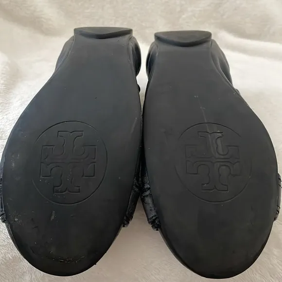 Tory Burch Ambrose Ballet Flats, size 6.5, navy with gold tone logo toe plaque