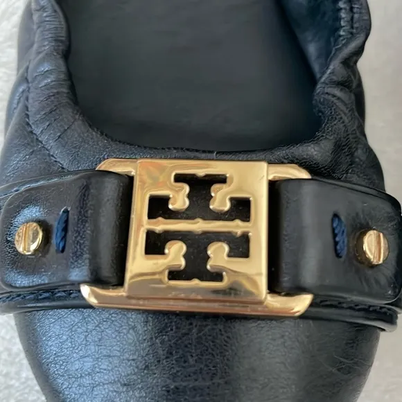 Tory Burch Ambrose Ballet Flats, size 6.5, navy with gold tone logo toe plaque