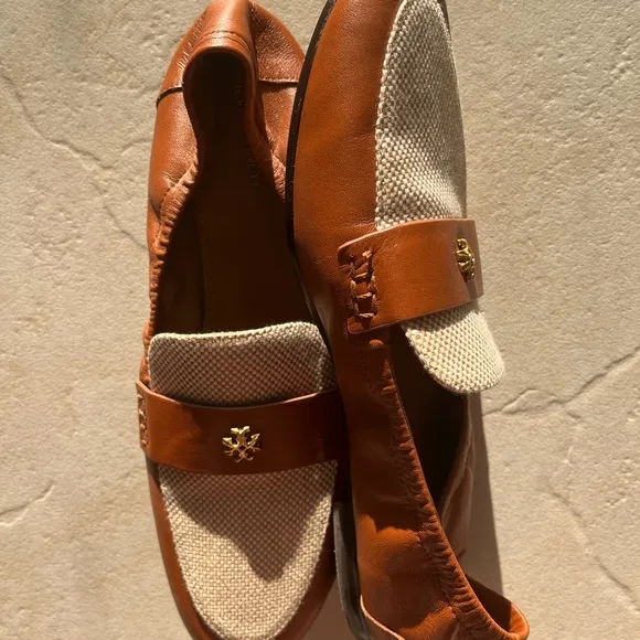 Tory Burch Brown and Cream Loafers with Gold Logo size 9