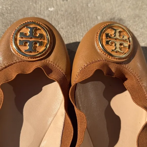 Tory Burch Brown Leather Flats with Scalloped EdgeSize 9.5