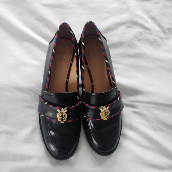 Tory Burch Elegant Black Loafers with Gold Accent
