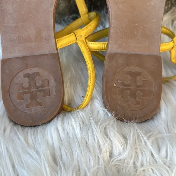 Tory Burch yellow Patent leather thong sandal size 7