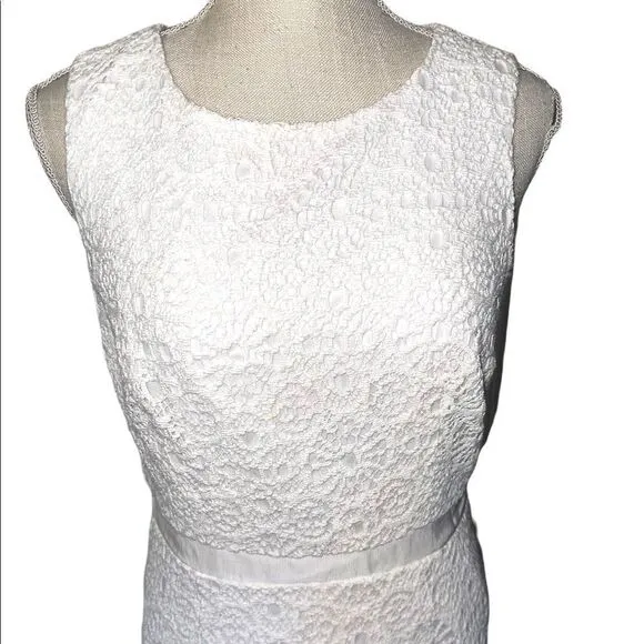 Trina Turk White Eyelet Lace Sheath Dress Size 4 NWT