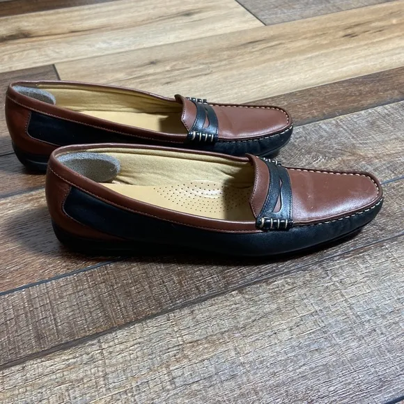 Trotters Francie Black and Brown Penny Loafers Size 10N Narrow