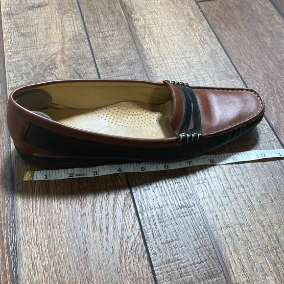 Trotters Francie Black and Brown Penny Loafers Size 10N Narrow
