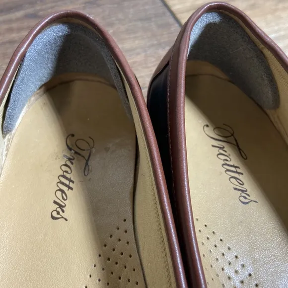 Trotters Francie Black and Brown Penny Loafers Size 10N Narrow