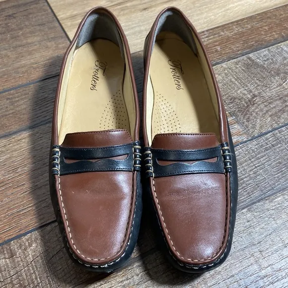 Trotters Francie Black and Brown Penny Loafers Size 10N Narrow