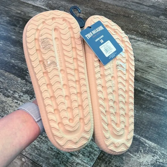True Religion Women's Meg Slip On Slides Nude Size 10 NWT