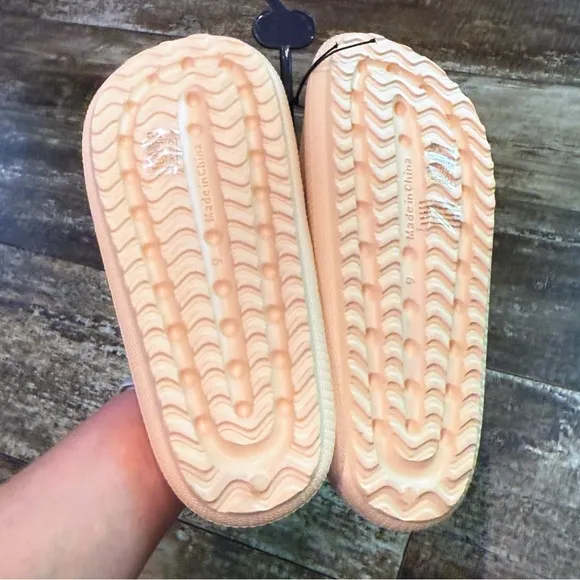 True Religion Women's Meg Slip On Slides Nude Size 9 NWT