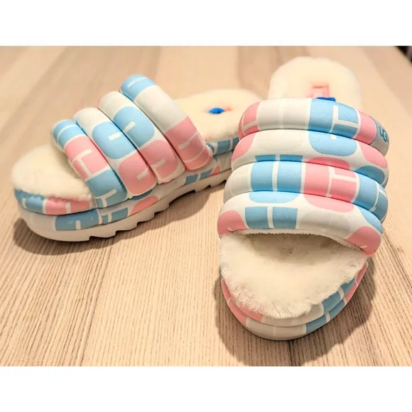 UGG All Gender Maxi Slide Platform Sandals Mens 8 / Womens 10 Pride LBGTQIA NEW
