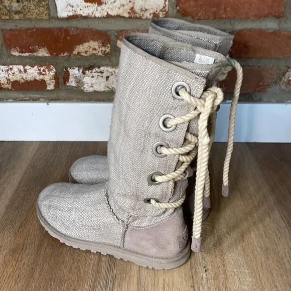 UGG Boots Heirloom Lace Up Boots size 7