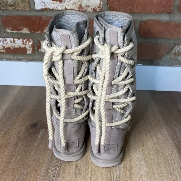 UGG Boots Heirloom Lace Up Boots size 7