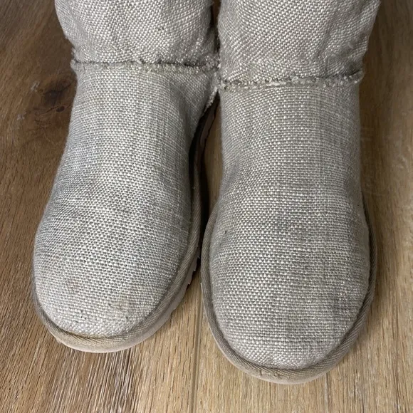 UGG Boots Heirloom Lace Up Boots size 7