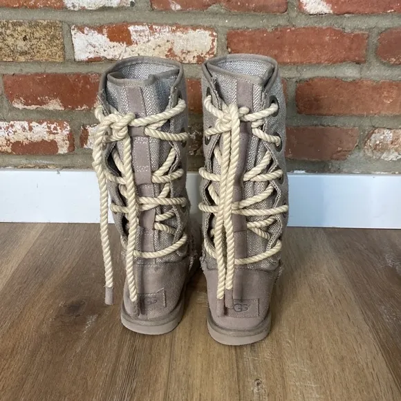 UGG Boots Heirloom Lace Up Boots size 7