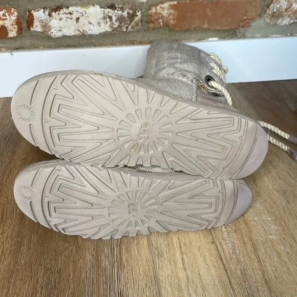 UGG Boots Heirloom Lace Up Boots size 7