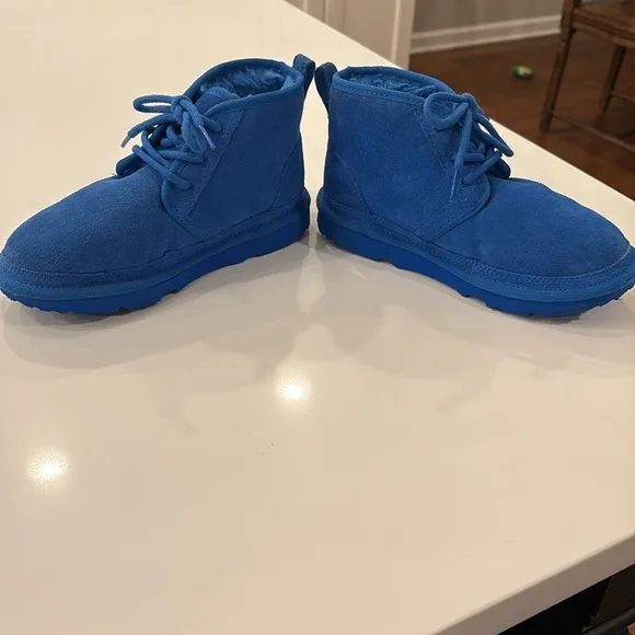 UGG Kids Lace up Boots, NWOT. Gorgeous Color.