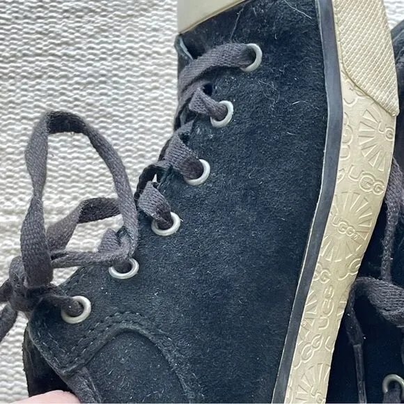 Ugg Suede Lace up Lined Sneakers, Size 8