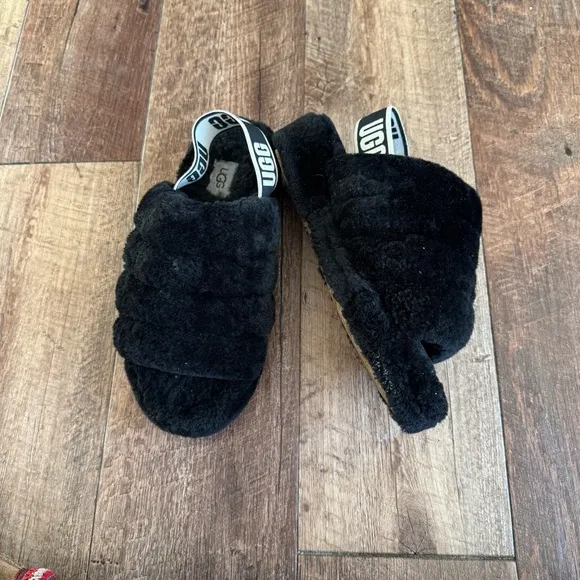 Ugg women’s fluff yeah slingback slide sandals size 7
