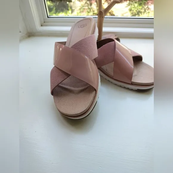 UGG Women's Kaki Slide Flats Sandals