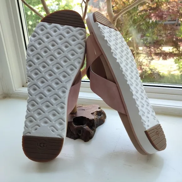 UGG Women's Kaki Slide Flats Sandals