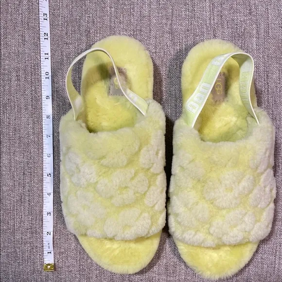 UGG Women's Yellow Fluff Yeah Poppy Slide Sandals in Pollen Yellow W 10