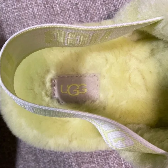UGG Women's Yellow Fluff Yeah Poppy Slide Sandals in Pollen Yellow W 10