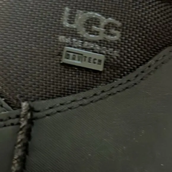UGG YOSE FLUFF V2 BLACK Hiking Waterproof BOOTS WOMEN'S Size 9.5 New