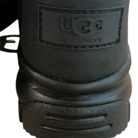 UGG YOSE FLUFF V2 BLACK Hiking Waterproof BOOTS WOMEN'S Size 9.5 New