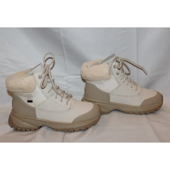UGG‎ Yose Fluff V2 Women's Waterproof Insulated Boots White Pine NEW