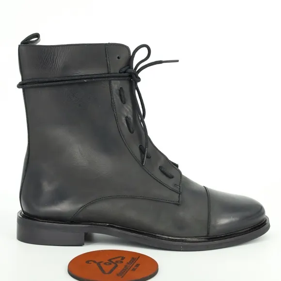URBAN OUTFITTERS UTILITY LEATHER LACE UP BOOTS