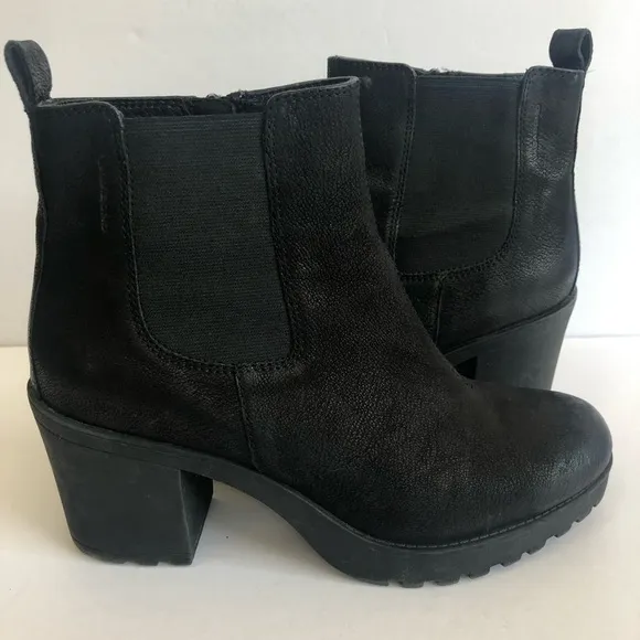 Vagabond Grace black Nubuck Chelsea ankle boots.