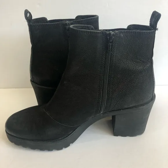 Vagabond Grace black Nubuck Chelsea ankle boots.