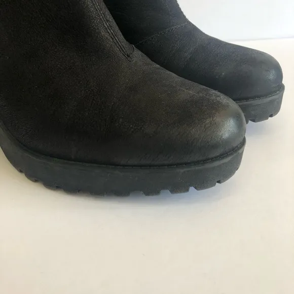 Vagabond Grace black Nubuck Chelsea ankle boots.