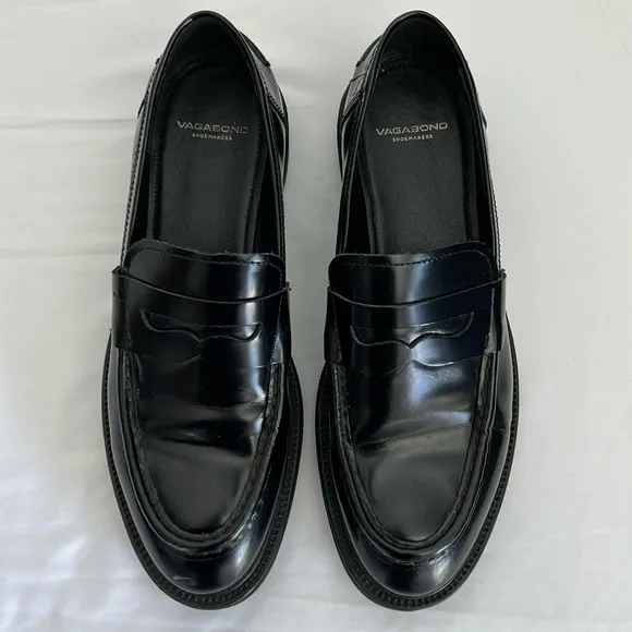 Vagabond Shoemakers Alex W Loafers black patent leather penny preppy traditional