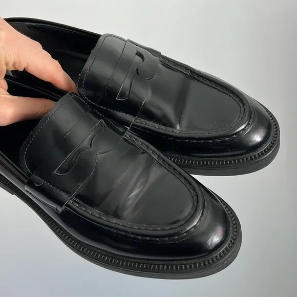 Vagabond Shoemakers Alex W Loafers black patent leather penny preppy traditional